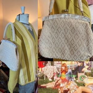 SALE!! DEAL!! Vtg. GORGEOUS On-Trend 1960s Beaded Frame Bag